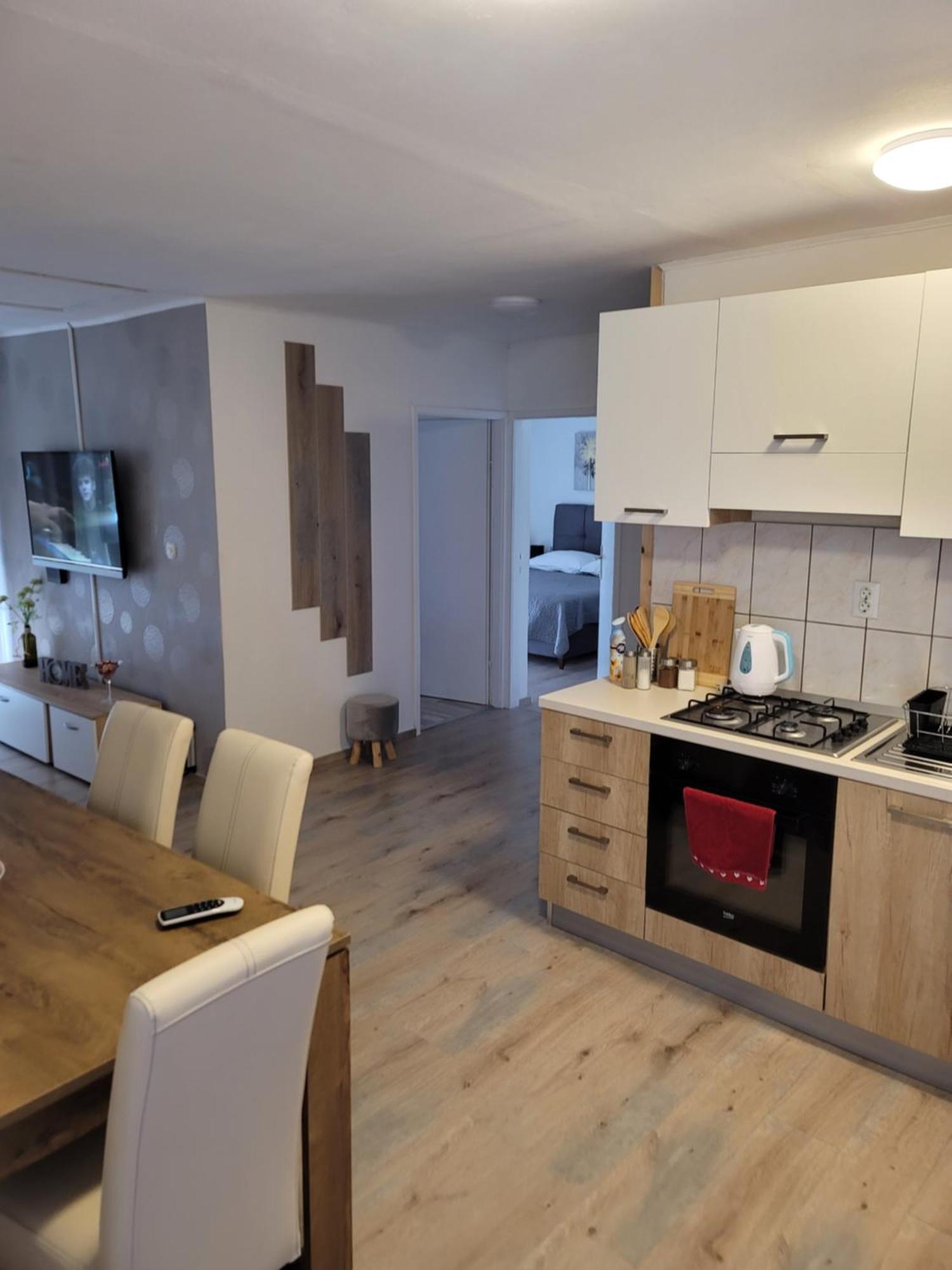 Apartments Lanterna Ražanac Esterno foto